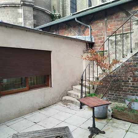 House In Menilmontant Apartament